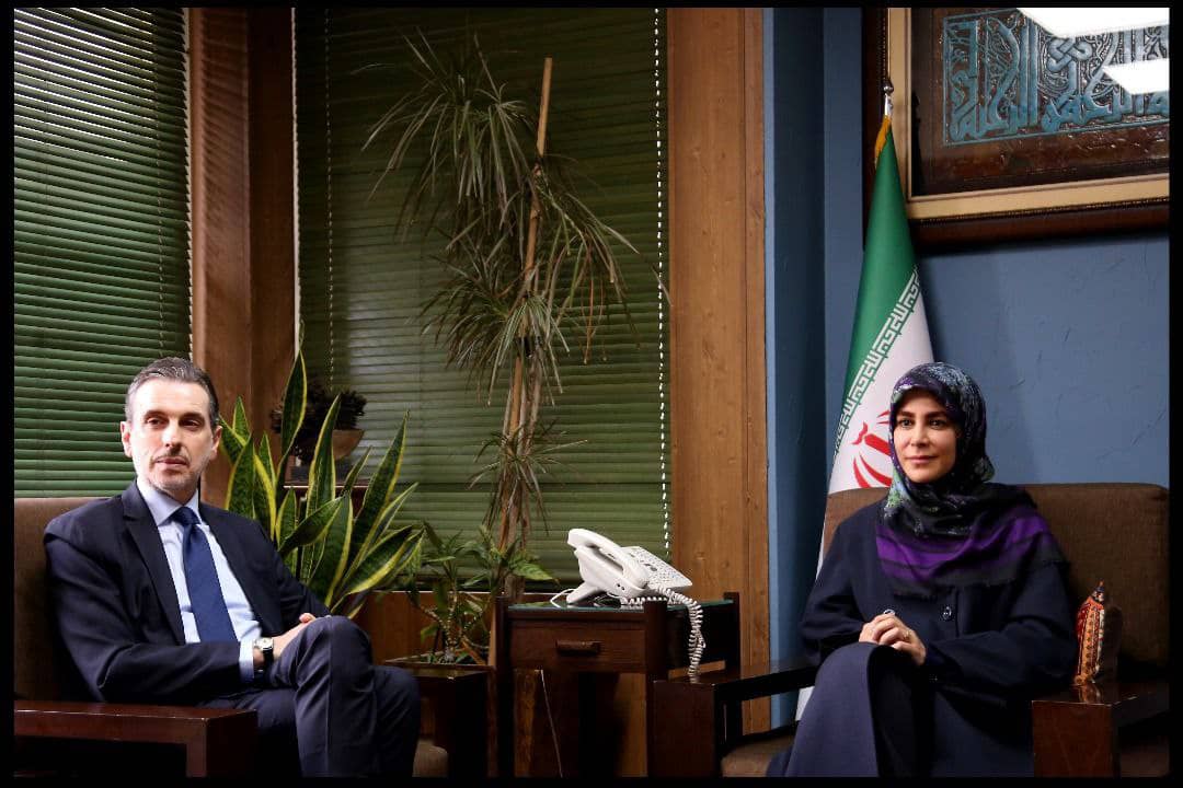 نادره رضایی 