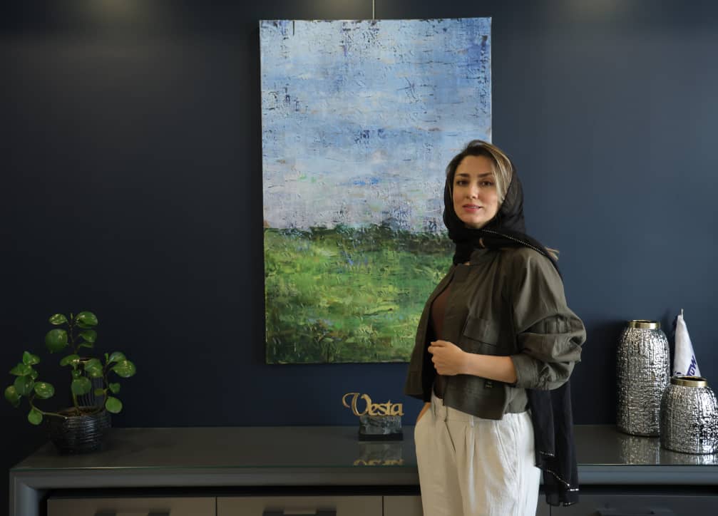 Farnaz Rezaei in Vesta Color 