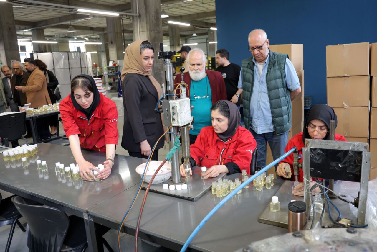 کارخانه رنگ وستا 