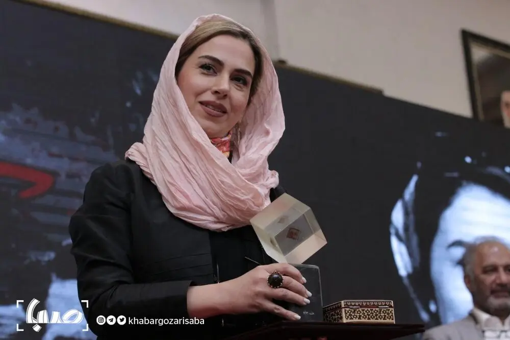 تینا پاکروان