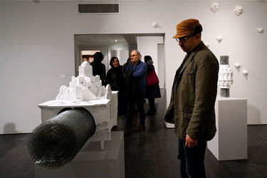 نمایشگاه مجسمه‌های کامبیز صبری در گالری خاک