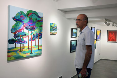 نمایش آثار الهام عظیمی، سحر شادمان و رضوان یارائی در گالری مژده