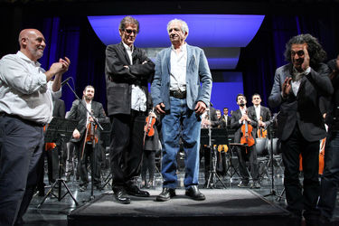 اجرای ارکستر سمفونیک ایران و اتریش (آیسو) به مناسبت بزرگداشت پرویز تناولی