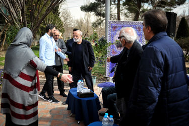 مراسم هفته درختکاری با حضور اصحاب فرهنگ، هنر و رسانه در خانه هنرمندان تهران