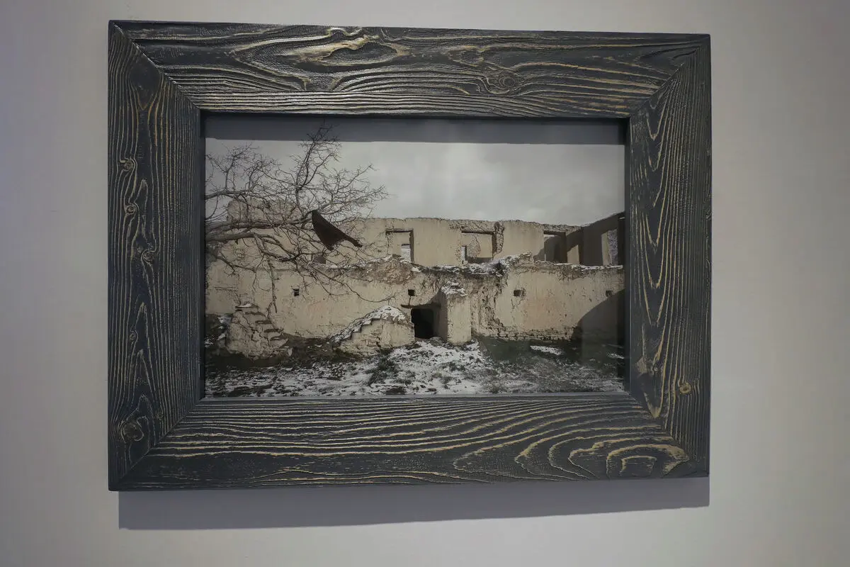 نمایشگاه عکس سکوت در عمارت روبرو