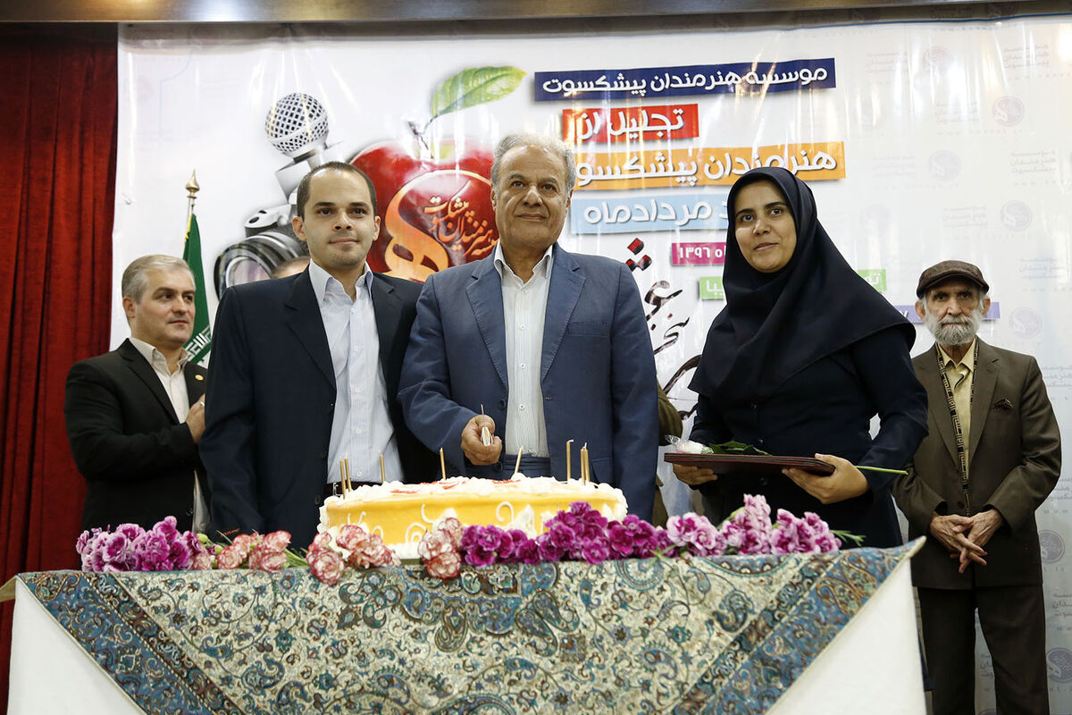 تجلیل از هنرمندان پیشکسوت متولد مردادماه