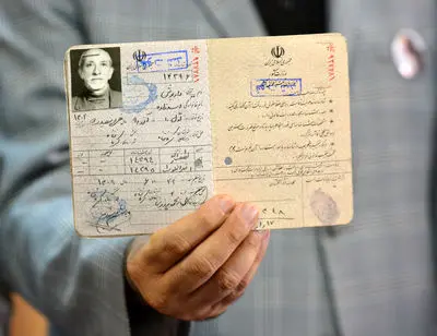 ببینید: حضور هنرمندان در مراسم ختم داریوش اسدزاده