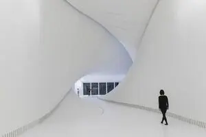 موزه جذابی که دو رودخانه را متصل می‌کند/ عکس‌ها