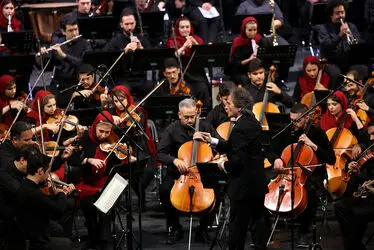 اجرای ارکستر سمفونیک تهران به رهبری شهرداد روحانی در تالار وحدت