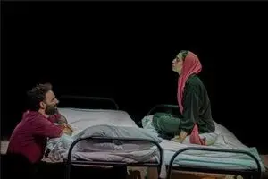 برای لغو نکردن نمایش از برخی همکاران ناسزا شنیدیم/ روایت یک کارگردان از اجرا در روزهایی که مردم حال دیدن تئاتر ندارند