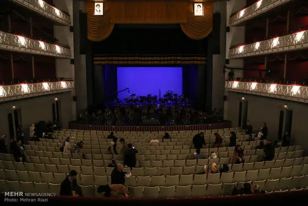 Tehran’s Symphony Orchestra performs in Vahdat Hall