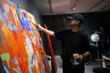 Live Painting Performance at Saless Gallery in Tehran with Vesta Color Support