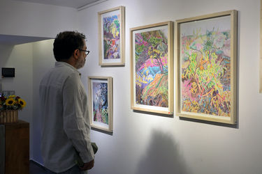 نمایش آثار الهام عظیمی، سحر شادمان و رضوان یارائی در گالری مژده