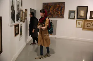 تصاویری از دومین بازار آثار هنری در خانه هنرمندان را ببینید