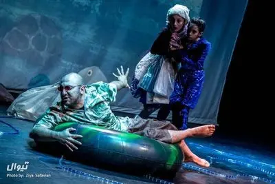 “The Little Black Fish” scoops awards at Hamedan children’s theater festival