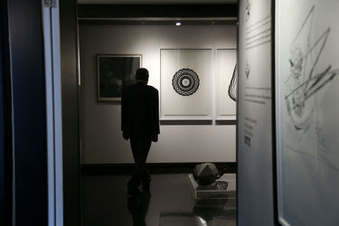 افتتاحیه‌ی نمایشگاه گروهی با عنوان "سیاه و سفید" در گالری ایوان