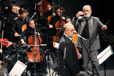 اجرای ارکستر ملی ایران به رهبری فریدون شهبازیان