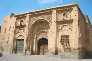 معماری منحصر به فرد "خانه سوزنگر"/ تصاویری از یک بنای قاجاری بی‌نظیر