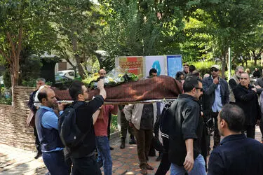 تشییع پیکر رضا امیر یاراحمدی در خانه هنرمندان