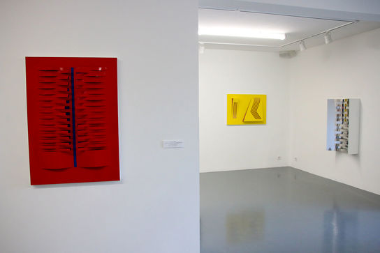 نمایشگاه نقش برجسته‌های هندسی محسن وزیری مقدم  در گالری اعتماد