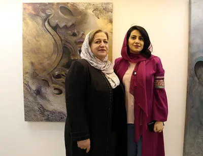 خطکشان در گالری والی را ببینید