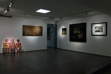 “Crowding” at Mojdeh Art Gallery featuring 15 artists 