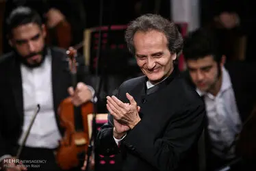 Tehran’s Symphony Orchestra performs in Vahdat Hall