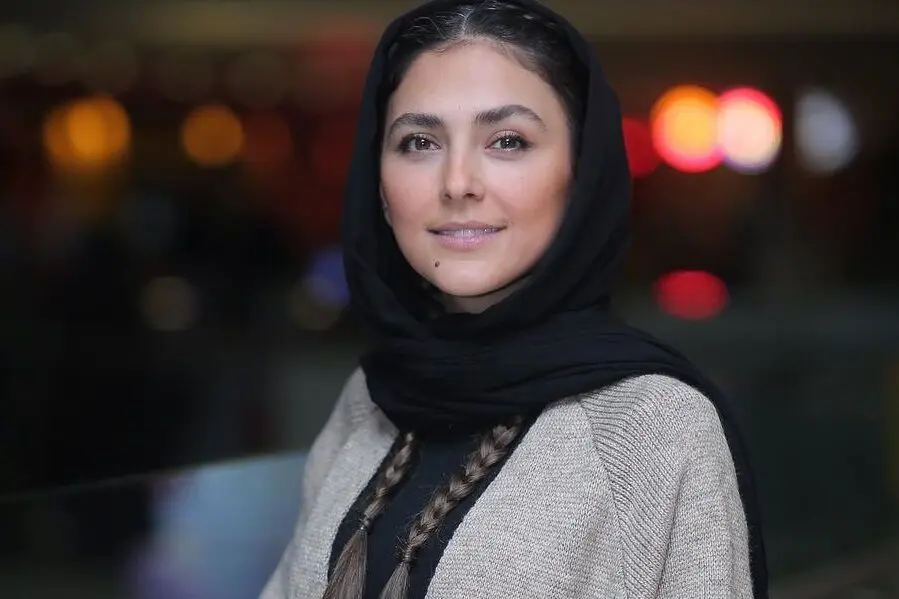 هدی زین‌العابدین با چهره متفاوت در کنار مهتاب کرامتی / عکس