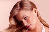 ببینید: عزم همگانی زیباسازان برای الیزابت بنکس!