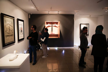 نمایشگاه مجموعه آثار کامبیز درم بخش با عنوان "سورپرایز" در گالری ویستا