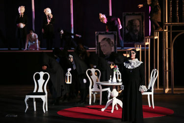 نمایش " ازدواج آقای می سی سی پی " در سالن اصلی تئاترشهر