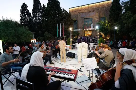 جشنواره هنر برای صلح در خانه هنرمندان