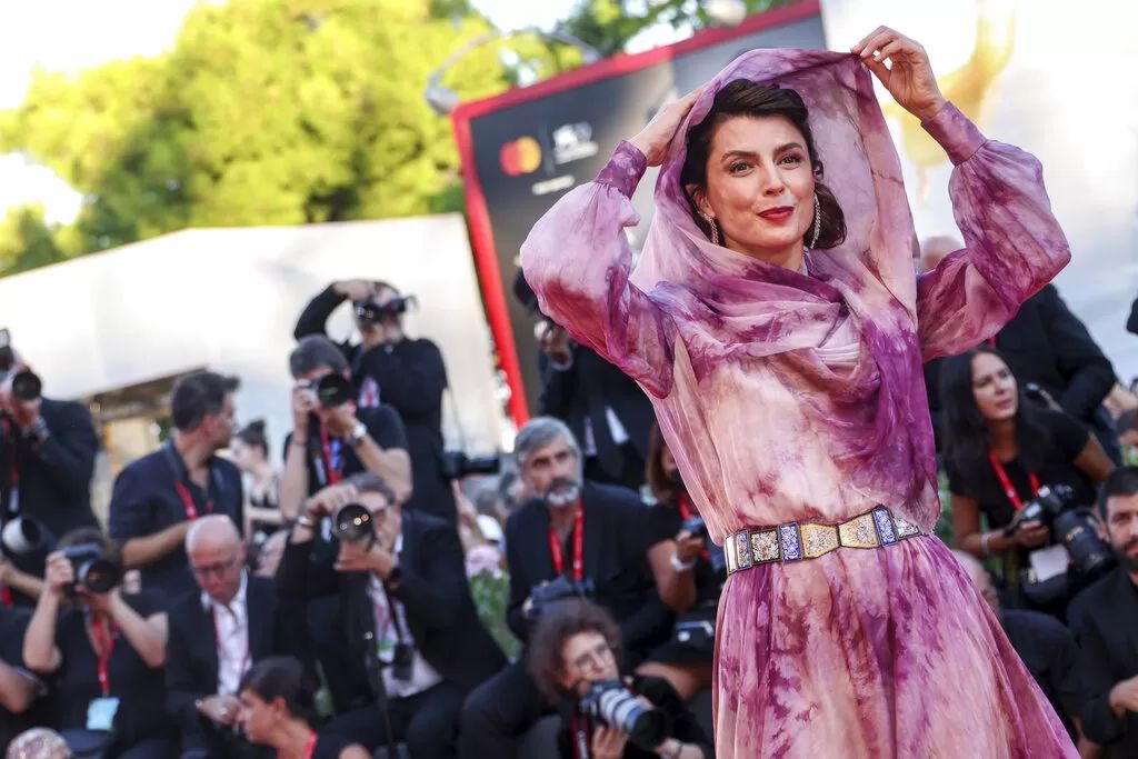 ببینید: استایل و پوشش زیبای لیلا حاتمی در اختتامیه جشنواره ونیز