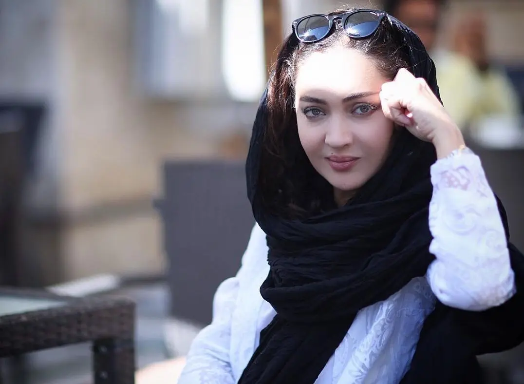 چاره ‌ای جز اکران در آذرماه نداریم/ نیکی کریمی از مشکلات اکران فیلم "آذر" گفت