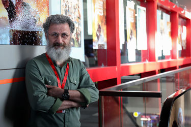 سومین روز سی و هفتمین جشنواره جهانی فیلم فجر در پردیس چارسو