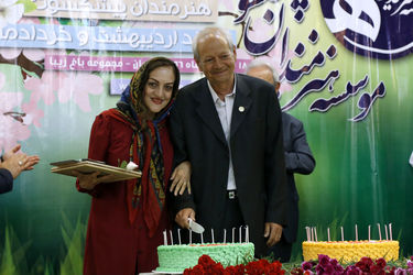 تجلیل از هنرمندان پیشکسوت متولد اردیبهشت ماه و خردادماه