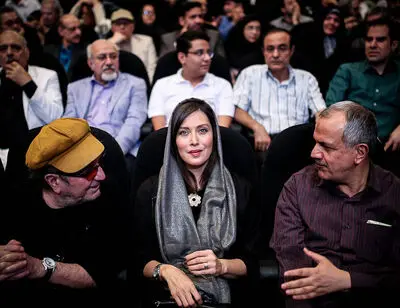 ببینید: حاشیه‌های مراسم بزرگداشت‌ جشن بزرگ سینمای ایران 