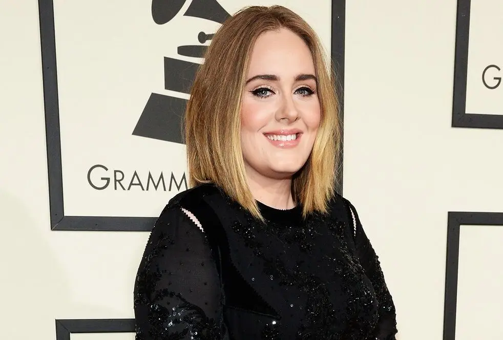 ادل رابطه‌ عاشقانه جدیدش را فاش کرد