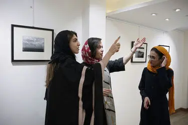 نمایشگاه عکس مژگان راسخی‌نژاد و محیا کشفی در گالری بهارک