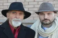 روایت تکان‌دهنده و دردناک اکتای از آلزایمر پدرش رضا براهنی؛ پدرم می‌گفت تا ابد نمی‌گذارند براهنی دیگری سربرآورد/ نمی‌دانست فیلم من است و گفت مثل این‌که فیلم چرتیه!/ عمری به دنبال تایید پدرم بودم و لحظه‌ای تاییدم کرد که من را نمی‌شناخت!