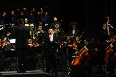 کنسرت ناصر چشم‌آذر به همراه اشکان خطیبی در تالار وحدت