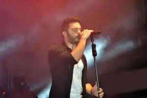 Turkish pop singer Ilyas Yalcintas to dedicate song to Iran’s Tractor Sazi
