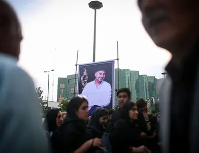ببینید: چهره غم‌زده هنرمندان در مراسم ترحیم بهنام صفوی