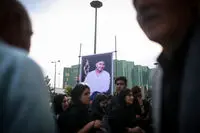 ببینید: چهره غم‌زده هنرمندان در مراسم ترحیم بهنام صفوی