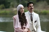 فحریه اوجن و بوراک اوزچیویت تلویزیون را قبضه کردند/ دستمزد باورنکردنی برای زوج مشهور سریال‌های ترکی
