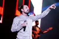 امیرعباس گلاب آلبوم می‌دهد / جزئیات آلبوم