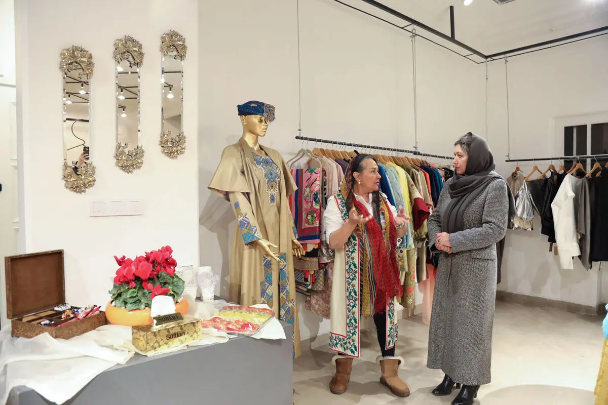 رونمایی از لباس ملکه برونئی با طراحی مهلا زمانی