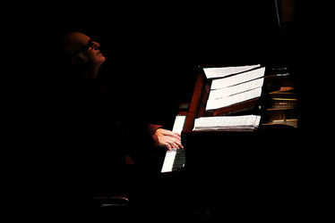 کنسرت لودوویکو اینائودی آهنگساز ایتالیایی در وزارت کشور