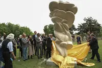 ببینید: نصب اثر یک هنرمند انگلیسی در تهران