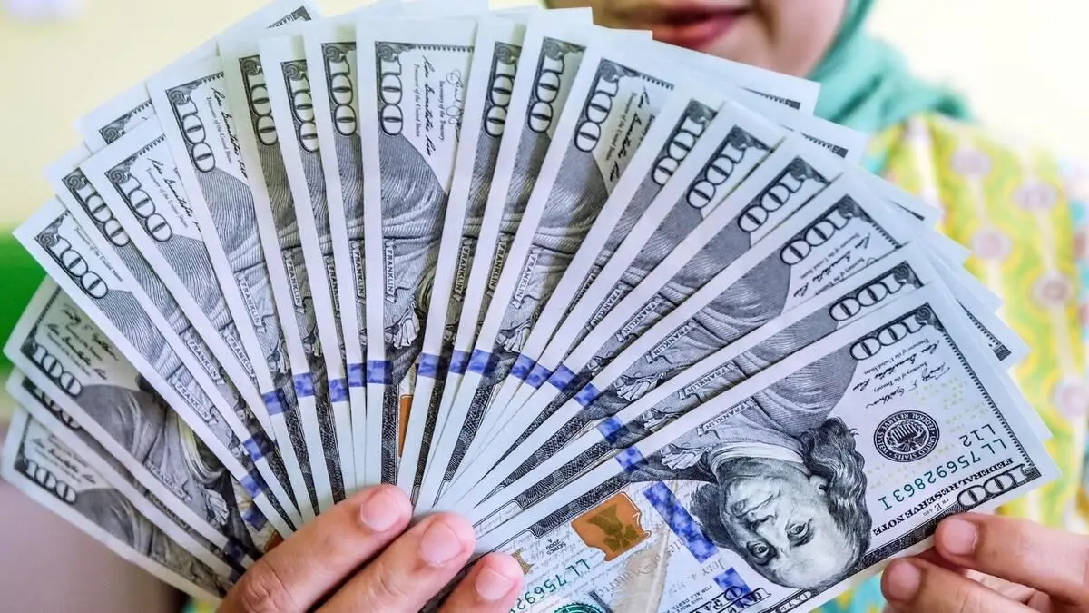 انفجار قیمت دلار امروز پنجشنبه ۳۰ بهمن ۱۴۰۴ / قیمت دلار به رکورد تاریخی نزدیک شد
